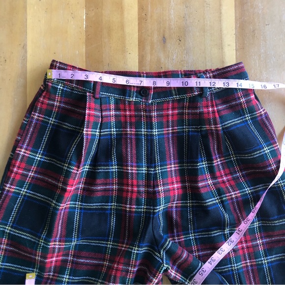 Vintage Plaid Wool High Waisted Long Shorts Red Green Tartan Christmas Large EUC - Picture 12 of 16